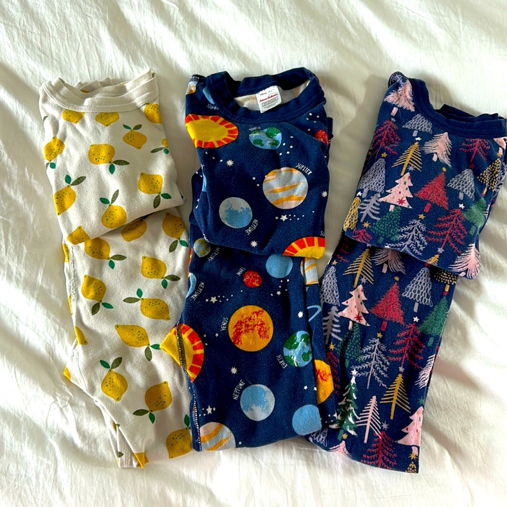 Hanna Anderson 6-7 pjs 3 pairs